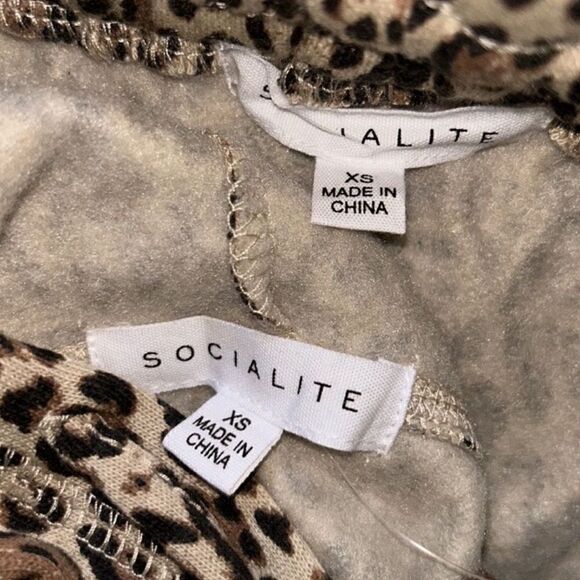 Socialite Animal Print Hoodie Sweatpants
Set(Size XSmalll) - Picture 8 of 8